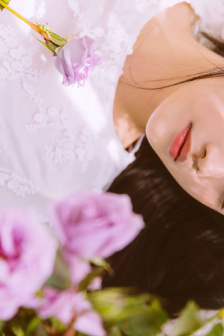美女露出尿口让男人桶爽